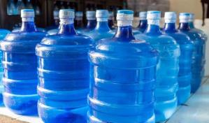 Asoproagua implementará ajuste de 5 pesos al precio del agua embotellada en Santo Domingo Norte