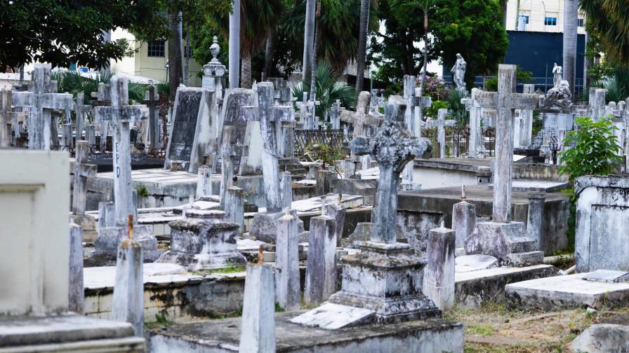 El cementerio de la avenida Independencia cumple 200 años con una cantidad de muertos incierta