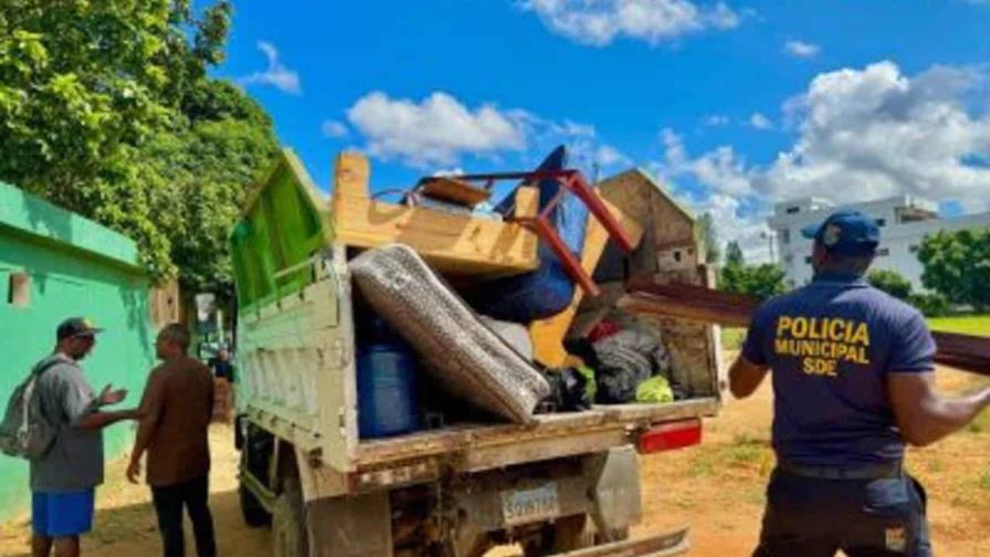 La Alcaldía de Santo Domingo Este recupera área verde en Los Tres Ojos