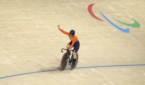 Ciclista de pista Caroline Groot gana 1er oro en Paralímpicos, China se lleva 4 más