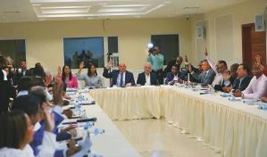 Plagado de piedras el camino de la reforma constitucional en el Congreso