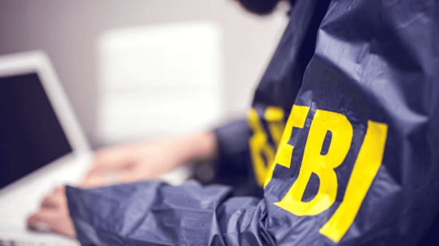 FBI investiga mensajes racistas que causan alarma en varios estados de EEUU