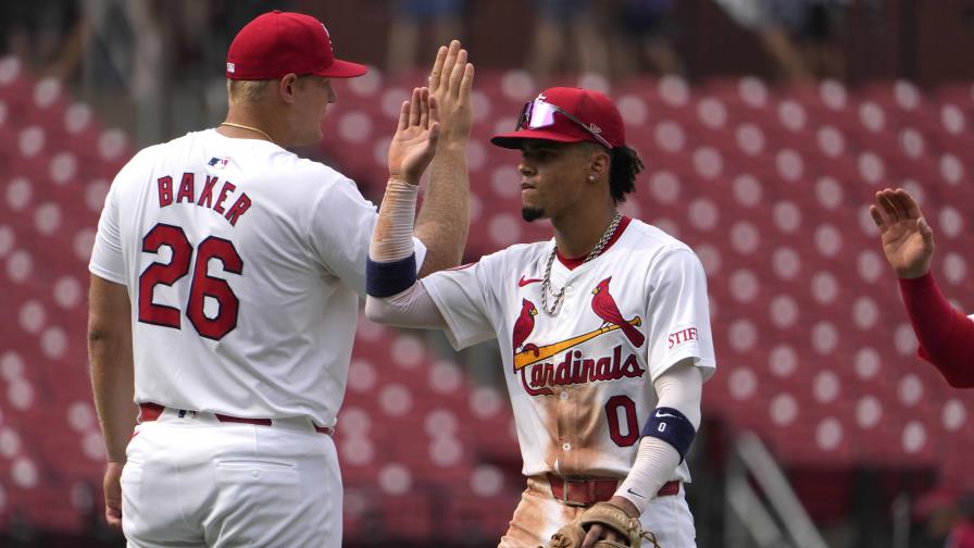 Winn y Gray llevan a victoria a Cardenales sobre Padres para dividir la serie