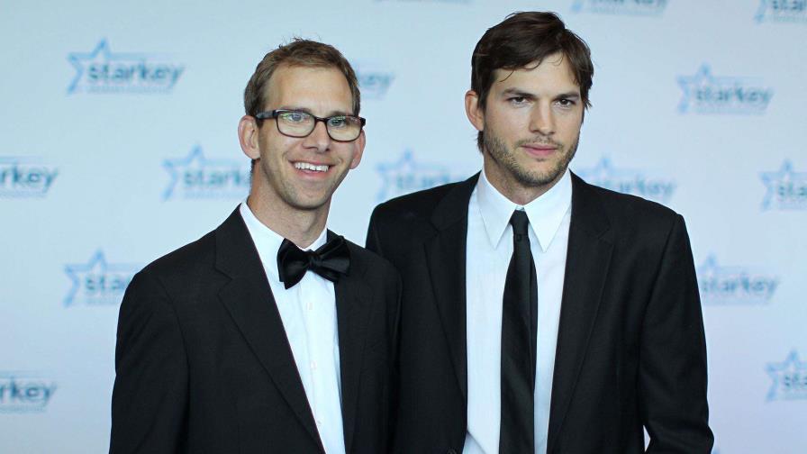 La conmovedora historia de Ashton Kutcher y su poco conocido hermano gemelo