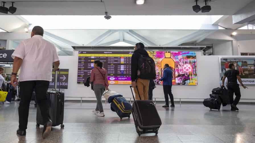 Joyas, abrigos y celulares, entre los objetos más olvidados en los aeropuertos del país