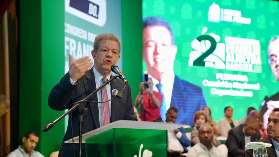 Leonel Fernández llama a militantes de la Fuerza del Pueblo a profesionalizar la política