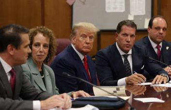 Trump intenta trasladar su caso penal de Nueva York a tribunal federal antes de sentencia