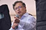 Presidente colombiano desautoriza entrada de aviones EE.UU. con deportados sin trato digno