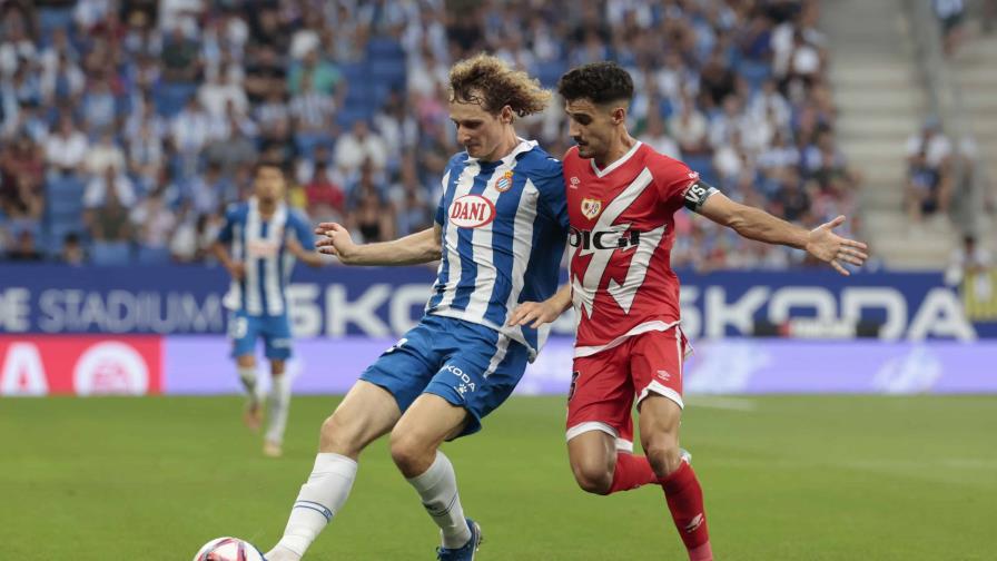 Veliz levanta al Espanyol en victoria 2-1 ante el Rayo Vallecano