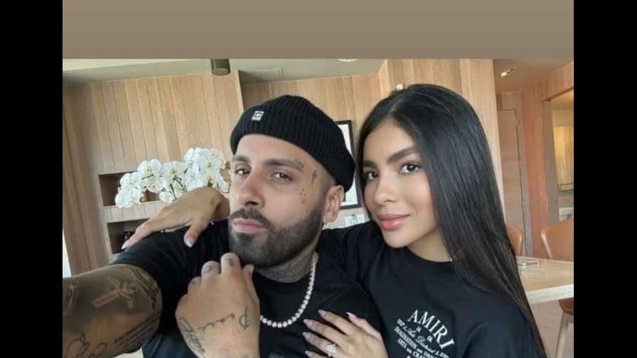 Nicky Jam publica foto que confirmaría su boda con la modelo Juana Valentina