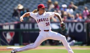 Caden Dana es el lanzador m&aacute;s joven de Angelinos que gana en su debut al vencer a Marineros