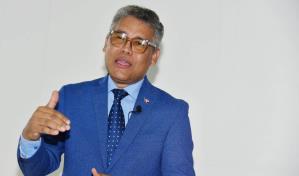 Carlos Peña apoya los cuatro puntos de la reforma constitucional  del presidente Abinader