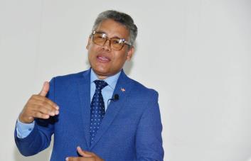 Carlos Peña apoya los cuatro puntos de la reforma constitucional  del presidente Abinader