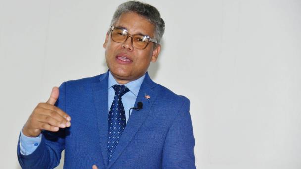 Carlos Peña apoya los cuatro puntos de la reforma constitucional del presidente Abinader