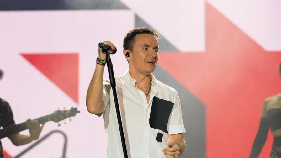 Fonseca inicia con éxito su gira "Tropicalia Tour 2024" en República Dominicana