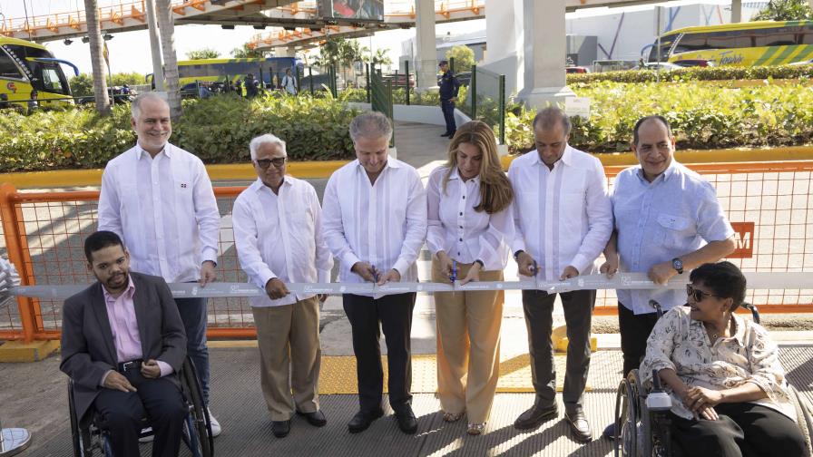 La Alcaldía del Distrito y la Asociación Popular inauguran intersecciones inclusivas