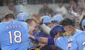 Rangers dejan tendidos a Atléticos con jonrón de 3 carreras de Jung en la 10ma