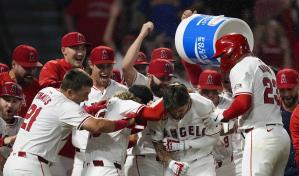 Moniak y Adell conectan par de cuadrangulares cada uno y Angelinos vencen a Marineros