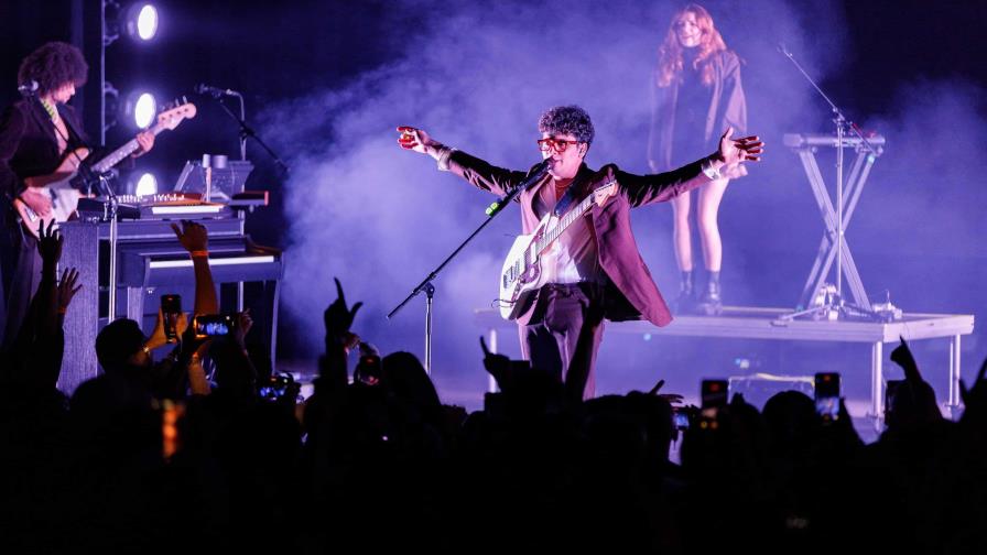 Solo Fernández recorre su historia en el teatro La Fiesta del hotel Jaragua