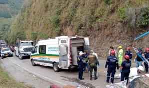 Al menos 8 muertos y 32 heridos en el accidente de un autobús en el sur de Colombia