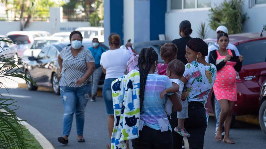 ¿Cómo se asientan los nacimientos en los hospitales de acuerdo a la nacionalidad de la madre?