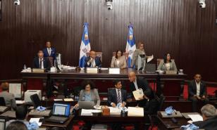 Diputados conocen dos proyectos de ley para crear el Ministerio de la Familia