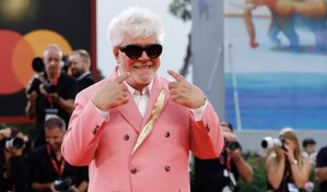 Pedro Almodóvar da en EE.UU. una lección de empatía y advierte contra la ultraderecha