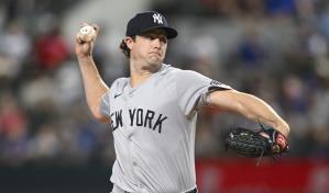 Stanton suma 25 jonrones por 10ma vez y Cole sale con calambres en triunfo de Yankees sobre Rangers