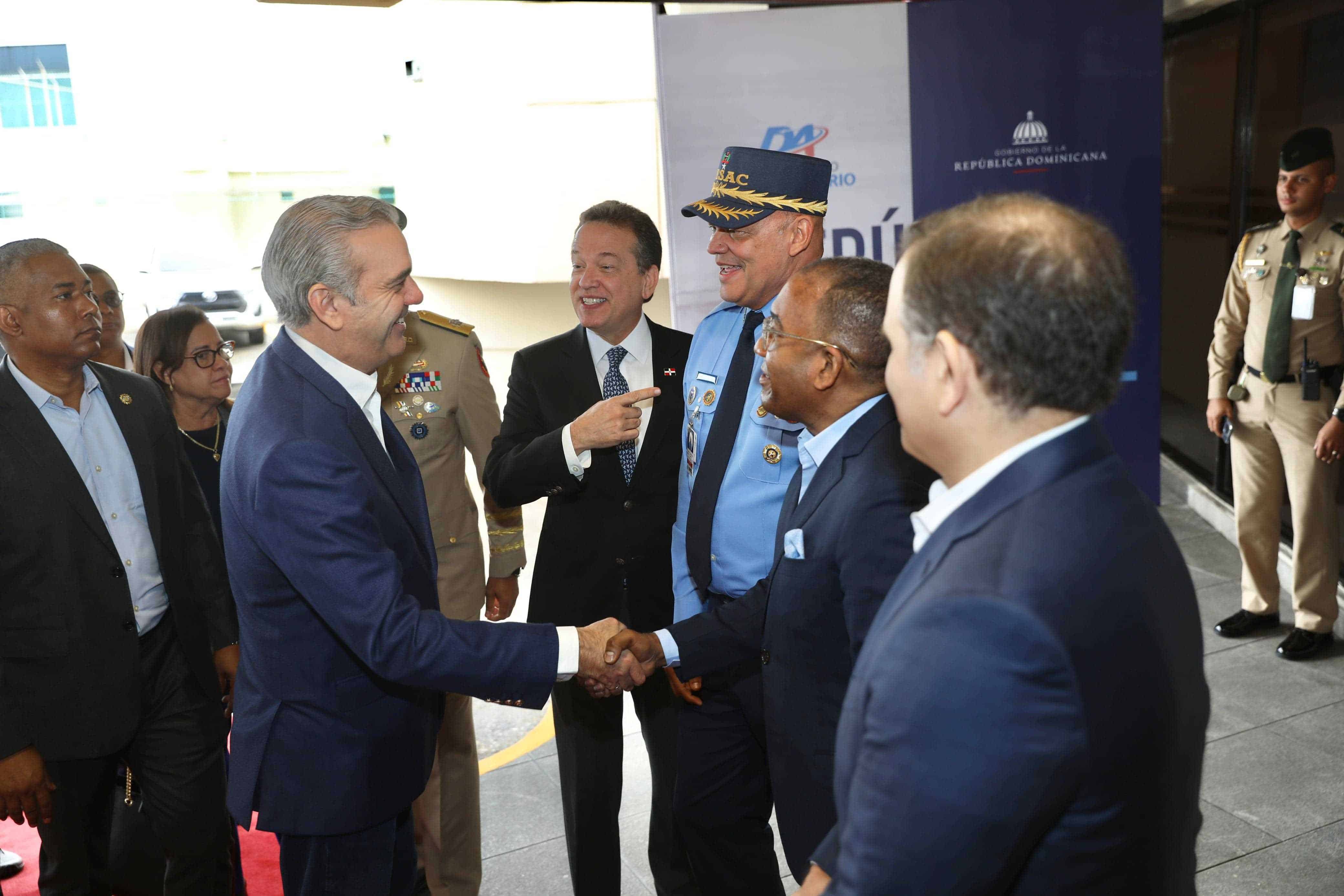 El presidente Luis Abinader salió desde el Aeropuerto Internacional de las Américas.