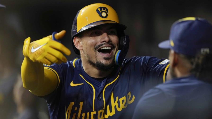 Willy Adames se le va de las manos a los Cerveceros de Milwaukee