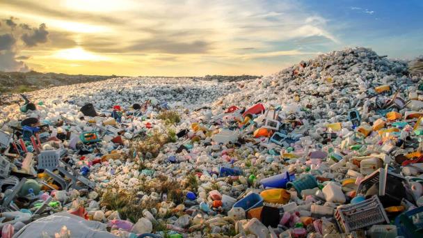 Casi 70 países apoyan tratado global contra contaminación de plásticos en Comité de la ONU