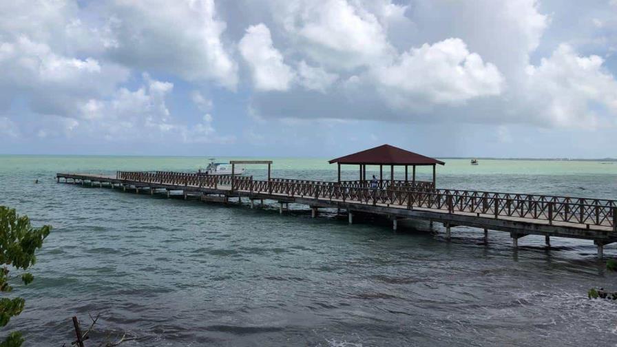 Ciudadanos esperan la reconstrucción del muelle de Miches, a casi dos años de su colapso