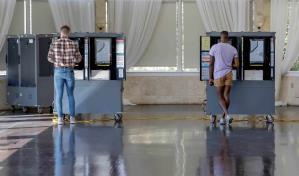 Encuesta dibuja un panorama mixto en estados clave entre Trump y Harris