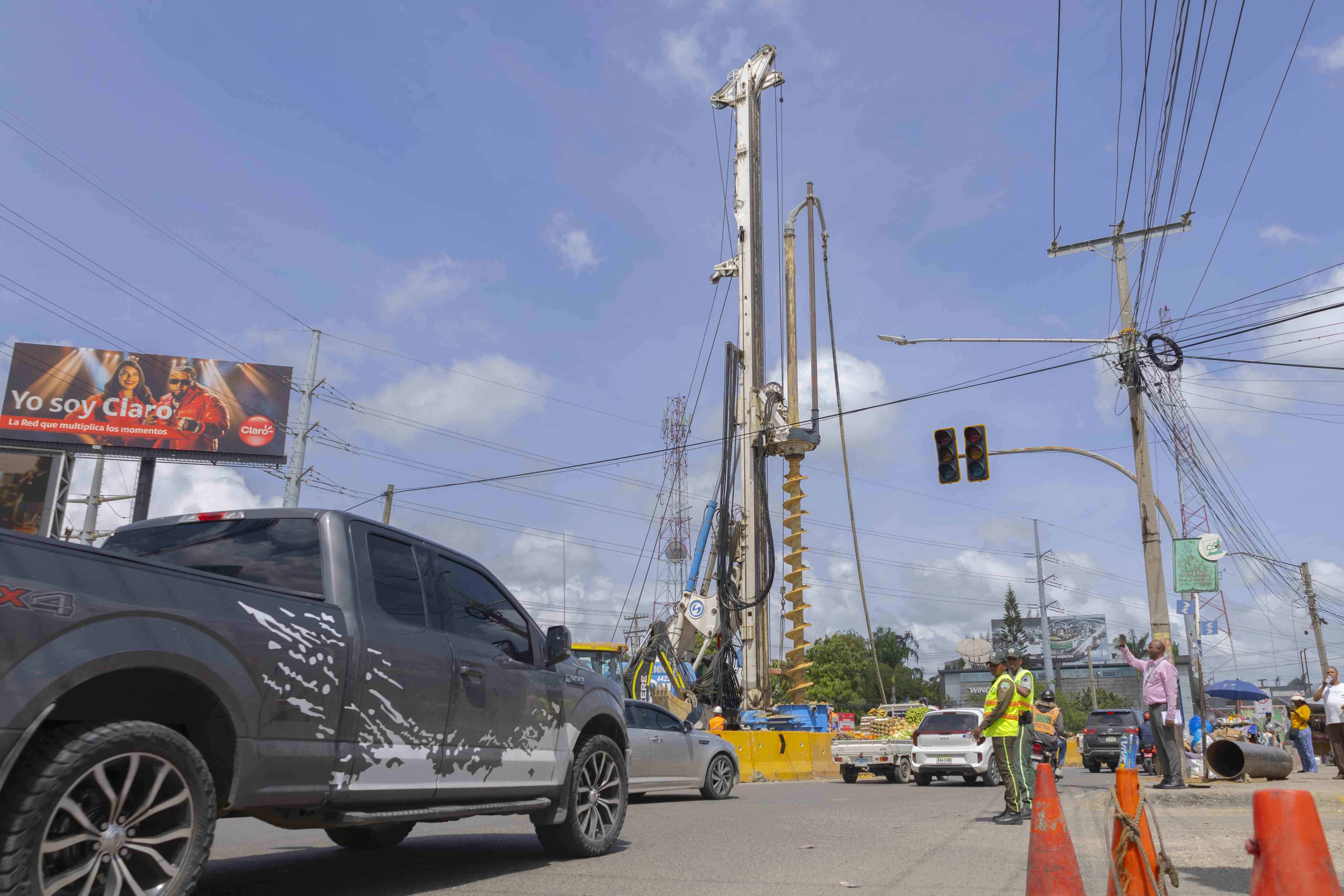 Estudio de suelo donde se construiría el paso a desnivel de la avenida Isabel Aguiar.