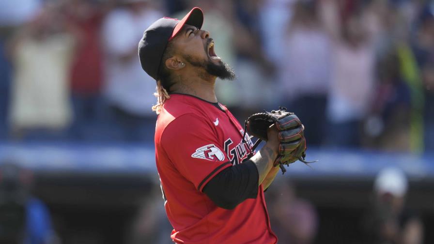 Emmanuel Clase fuera de MLB por investigación sobre apuestas