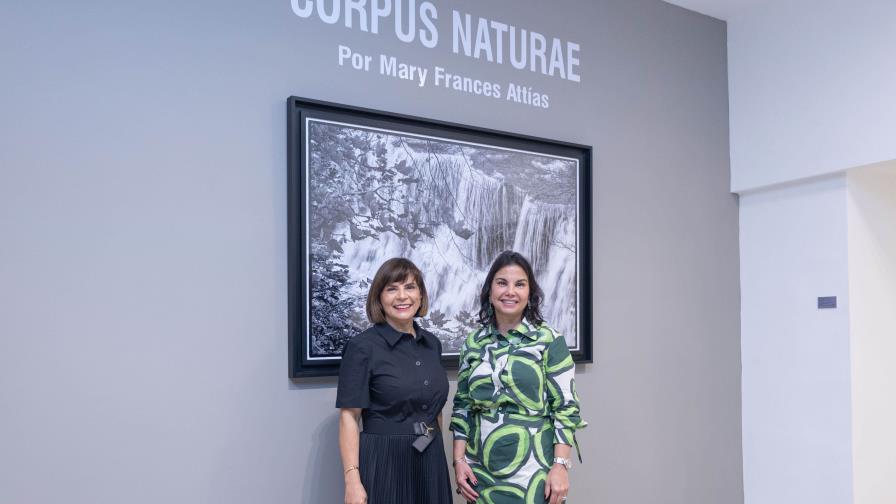 Mary Frances Attías inaugura exposición Corpus Naturae