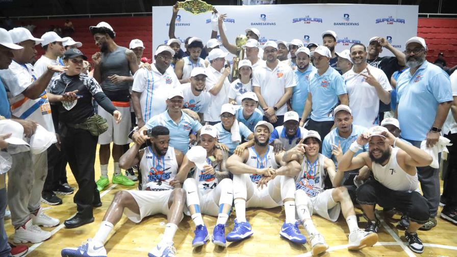 Titanes hacen historia con barrida y son los nuevos campeones de la Súper Liga de la LNB Titanes hacen historia con barrida y son los nuevos campeones de la Súper Liga de la LNB