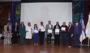 UASD y CONANI certifican a 64 colaboradores