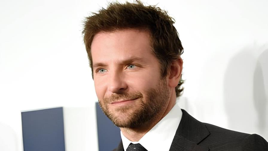 El actor Bradley Cooper llama en México a invertir en cuidar a los enfermos de cáncer