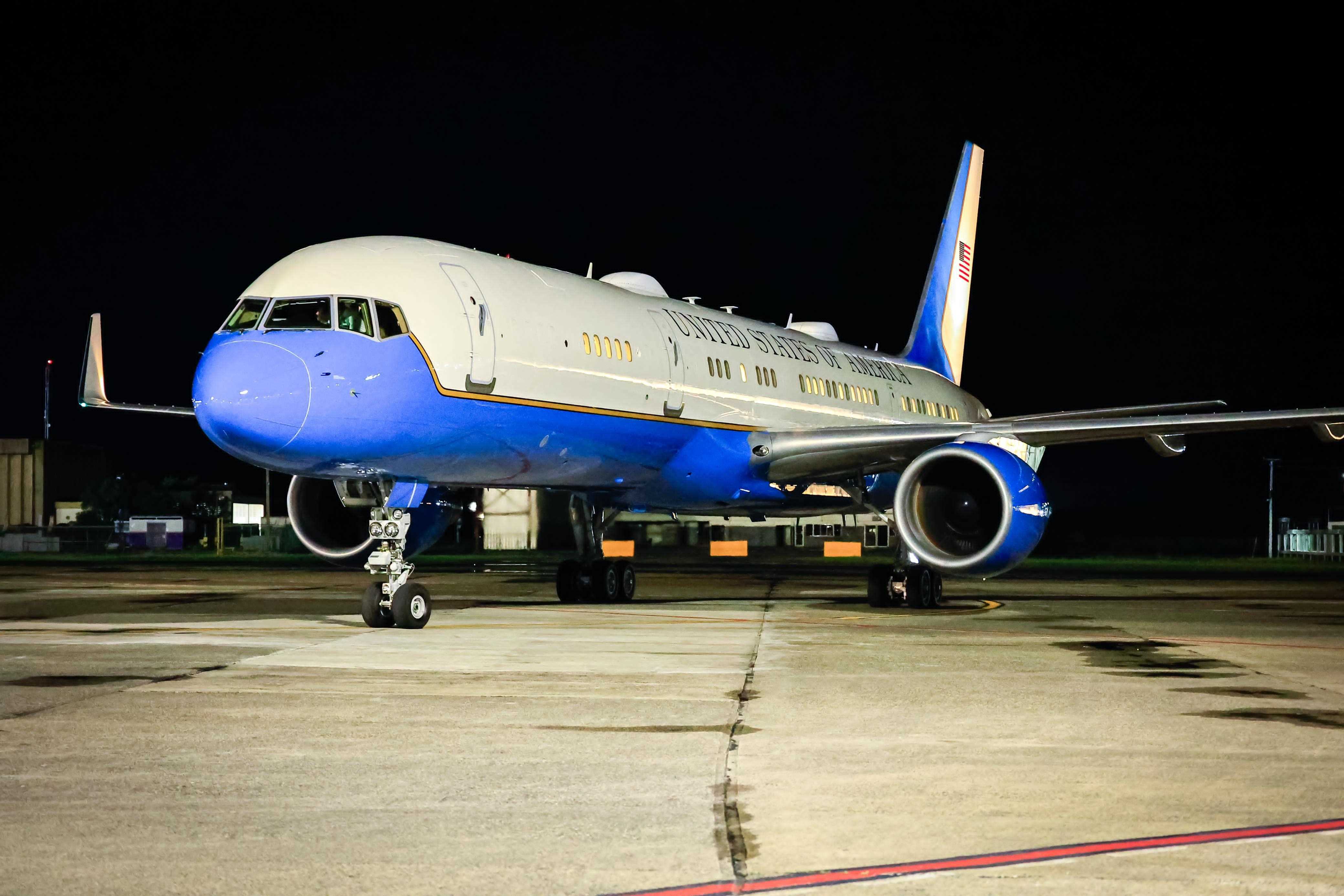 El Boeing en que viaja Antony Blinken.