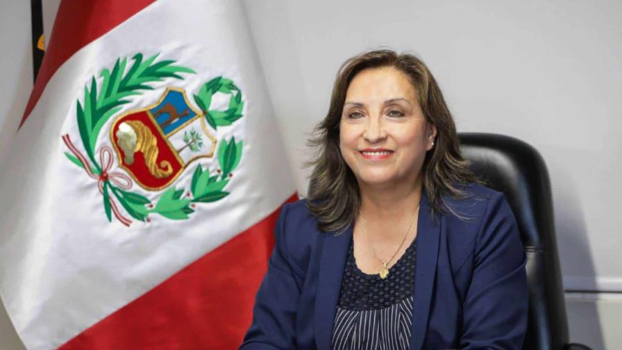 La presidenta de Perú lleva 90 días sin declarar y enfrentada con la prensa