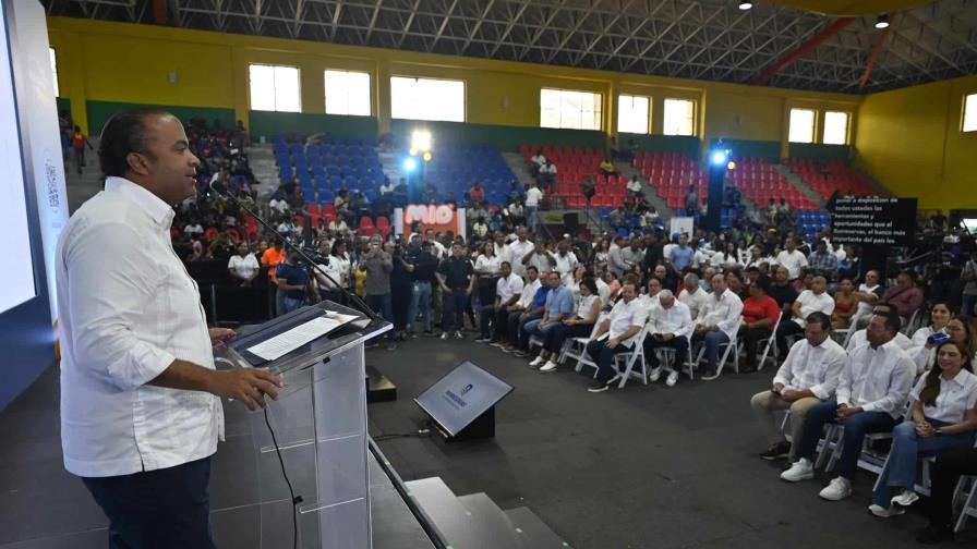 Cientos de personas asisten a jornada Bancarizar es Patria en San Carlos