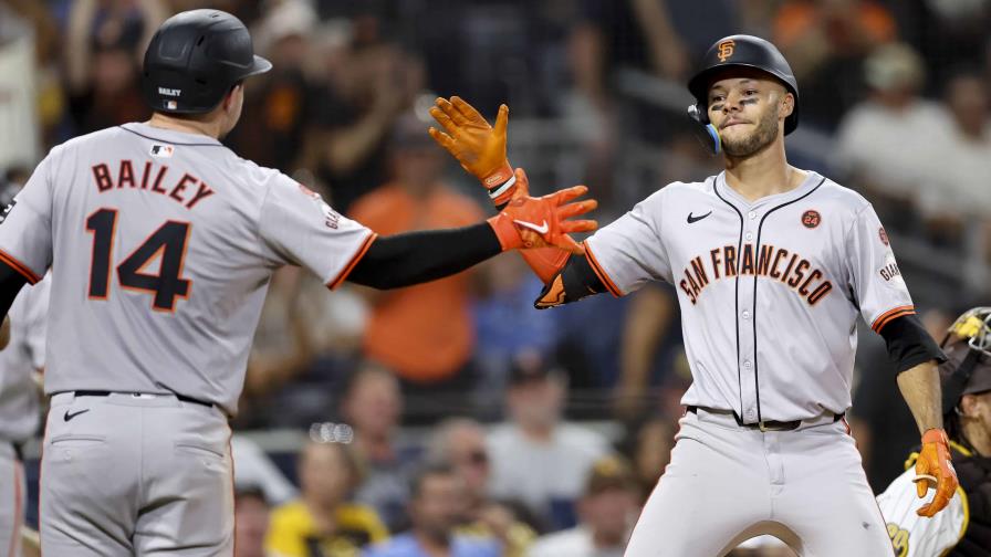 McCray batea dos HRs y remolca 5 para que Gigantes venzan 6-3 a Padres McCray batea dos HRs y remolca 5 para que Gigantes venzan 6-3 a Padres