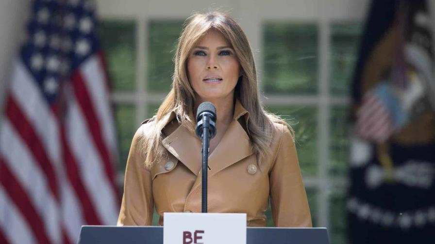 Melania Trump ve a EEUU dividido como nunca y denuncia intentos para silenciar a su marido