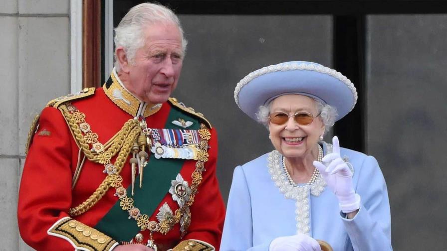 Ceremonia por el aniversario del fallecimiento de la reina Isabel II y el ascenso del rey Carlos III