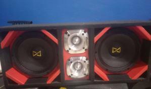 La Policía incauta ocho cajones de bocinas durante operativo nocturno en La Vega