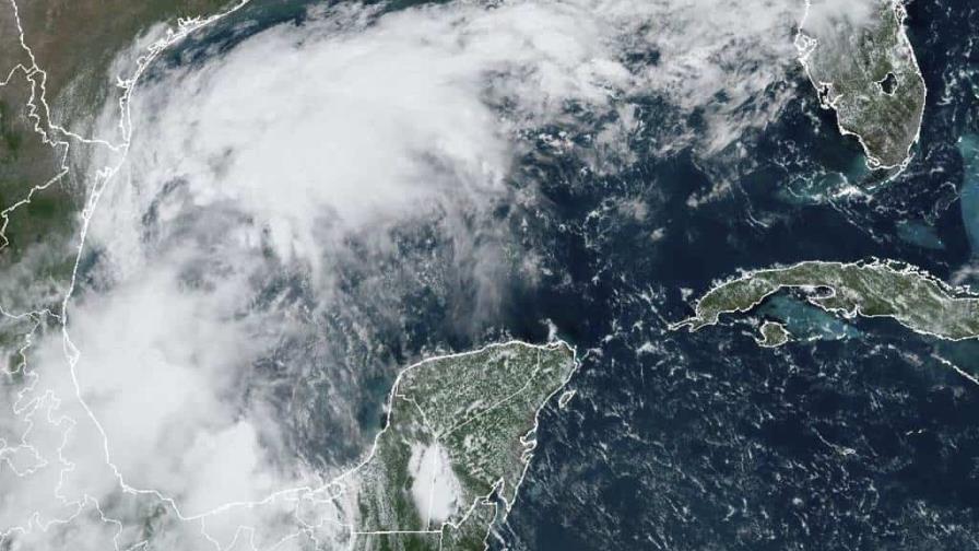 Prevén que sistema tropical en el Golfo de México se fortalezca y lleve fuertes lluvias a Texas