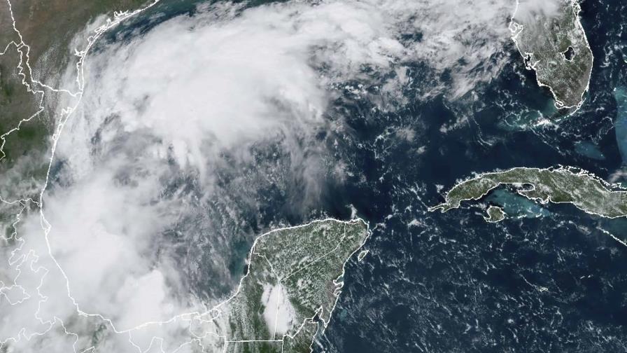Francine se intensifica rumbo a la costa sur de EE.UU., donde puede impactar como huracán