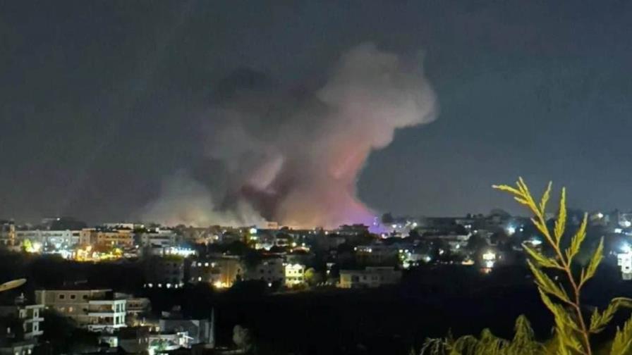 Ataques israelíes dejan al menos 18 muertos en presuntas instalaciones militares iraníes en Siria Ataques israelíes dejan al menos 18 muertos en presuntas instalaciones militares iraníes en Siria