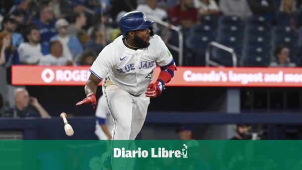 Guerrero Jr., llega al partido 800 alejado de los números del padre